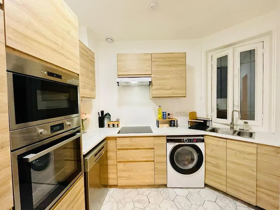 Appartement De Luxe Juste A Cote Des Champs-Elysees Parijs