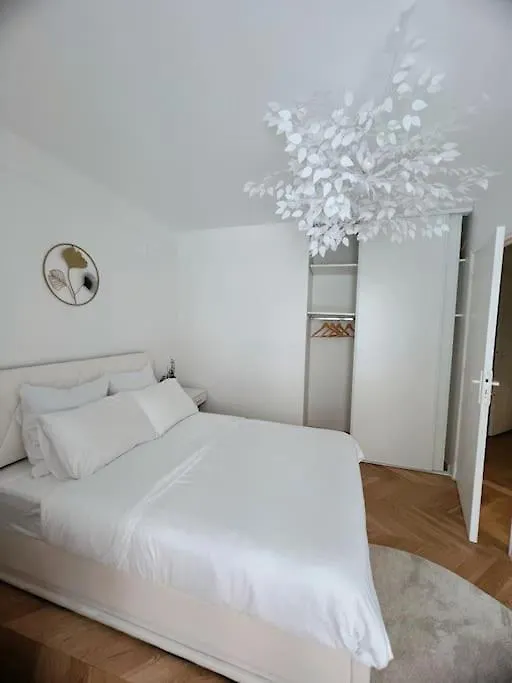Appartement De Luxe Juste A Cote Des Champs-Elysees Paris France
