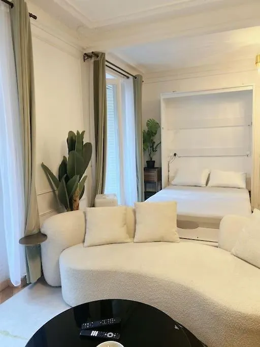 Appartement De Luxe Juste A Cote Des Champs-Elysees Paris
