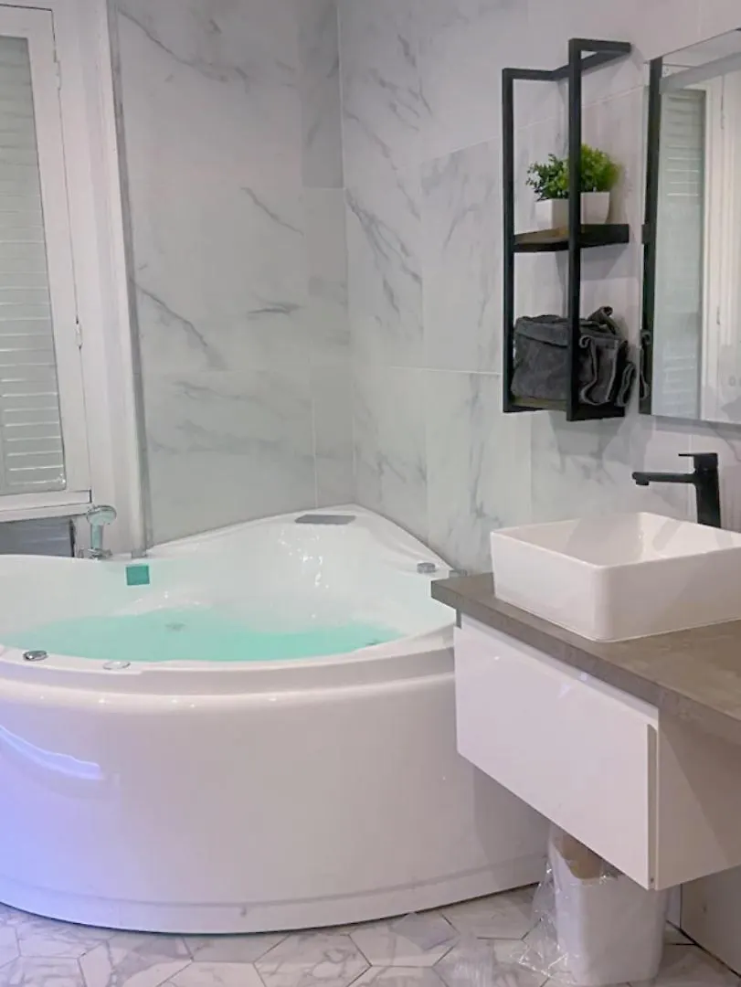Appartement De Luxe Juste A Cote Des Champs-Elysees Paris Apartment