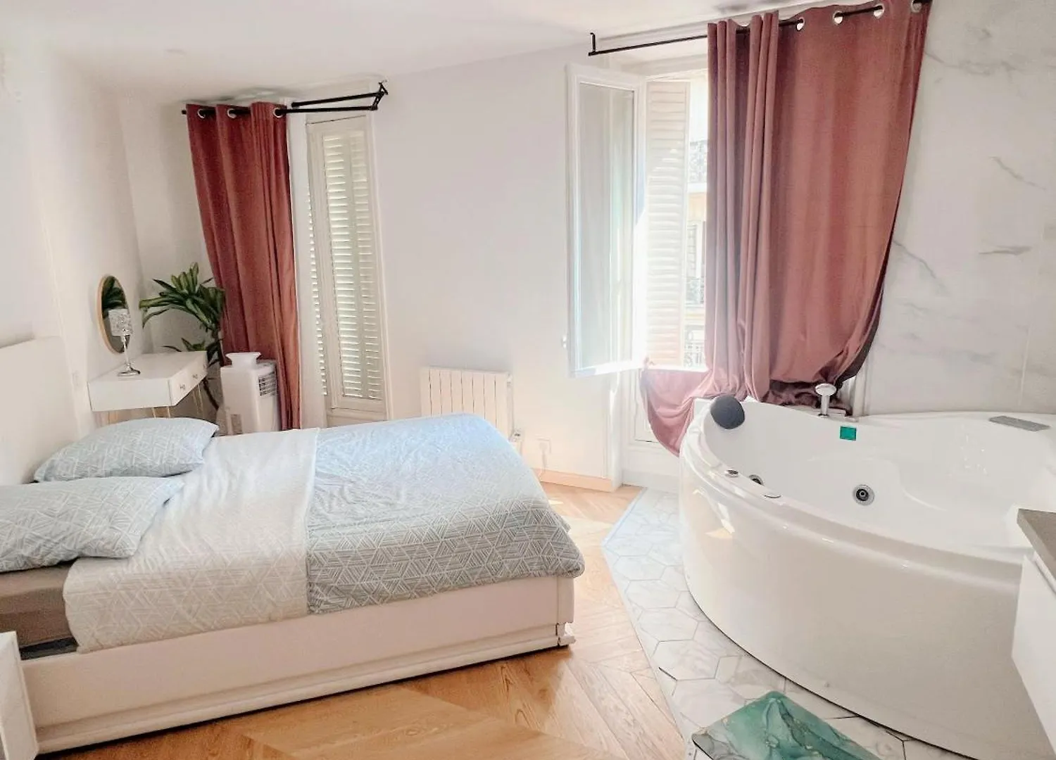 Appartement De Luxe Juste A Cote Des Champs-Elysees Paris France