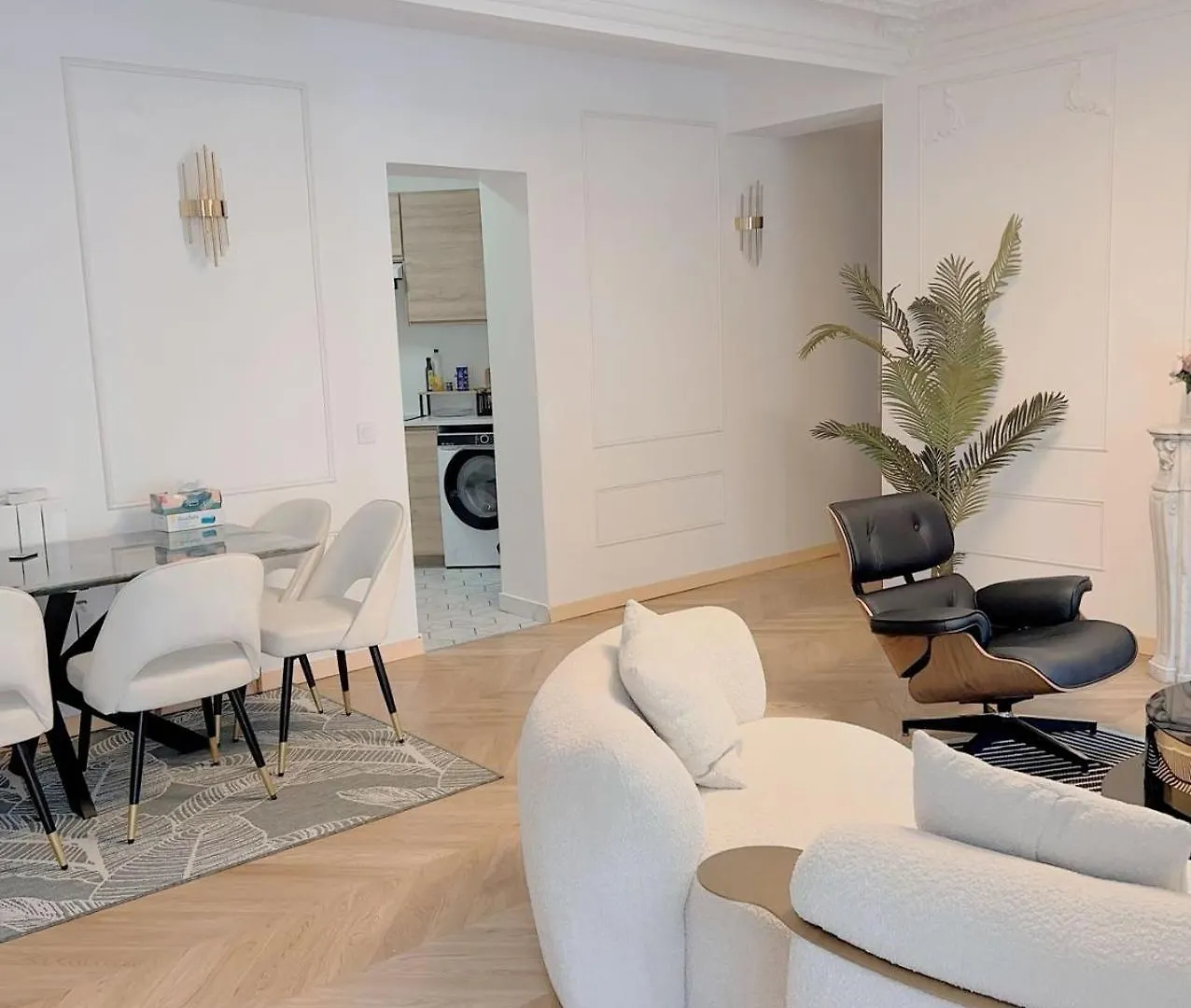 Appartement De Luxe Juste A Cote Des Champs-Elysees Paris Apartment